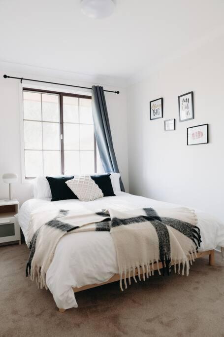 Stylish Family Bliss & Spa Heaven - The Gleam Dubbo Eksteriør bilde